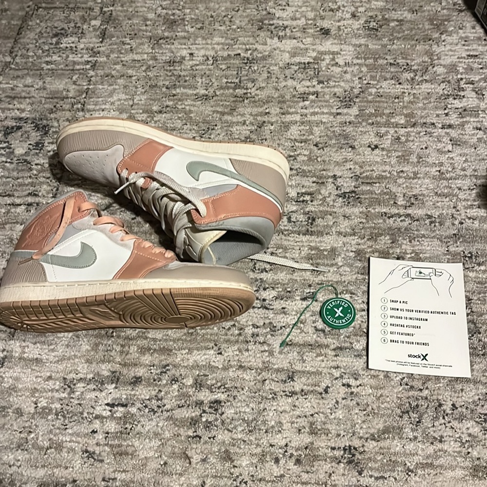 Nike Air Jordan 1 Mid Milan - Picture 5 of 8